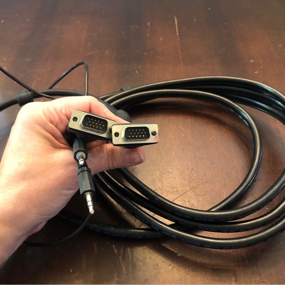 Belkin: Laptop to TV VGA Audio Video Cable. Like NEW